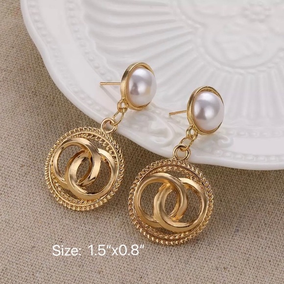 Fashion Earrings Set - Picture 2 of 5